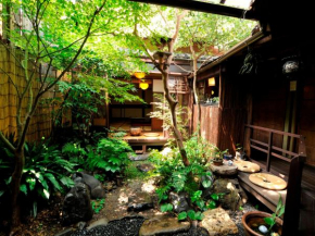  Guest House Waraku-An  Киото